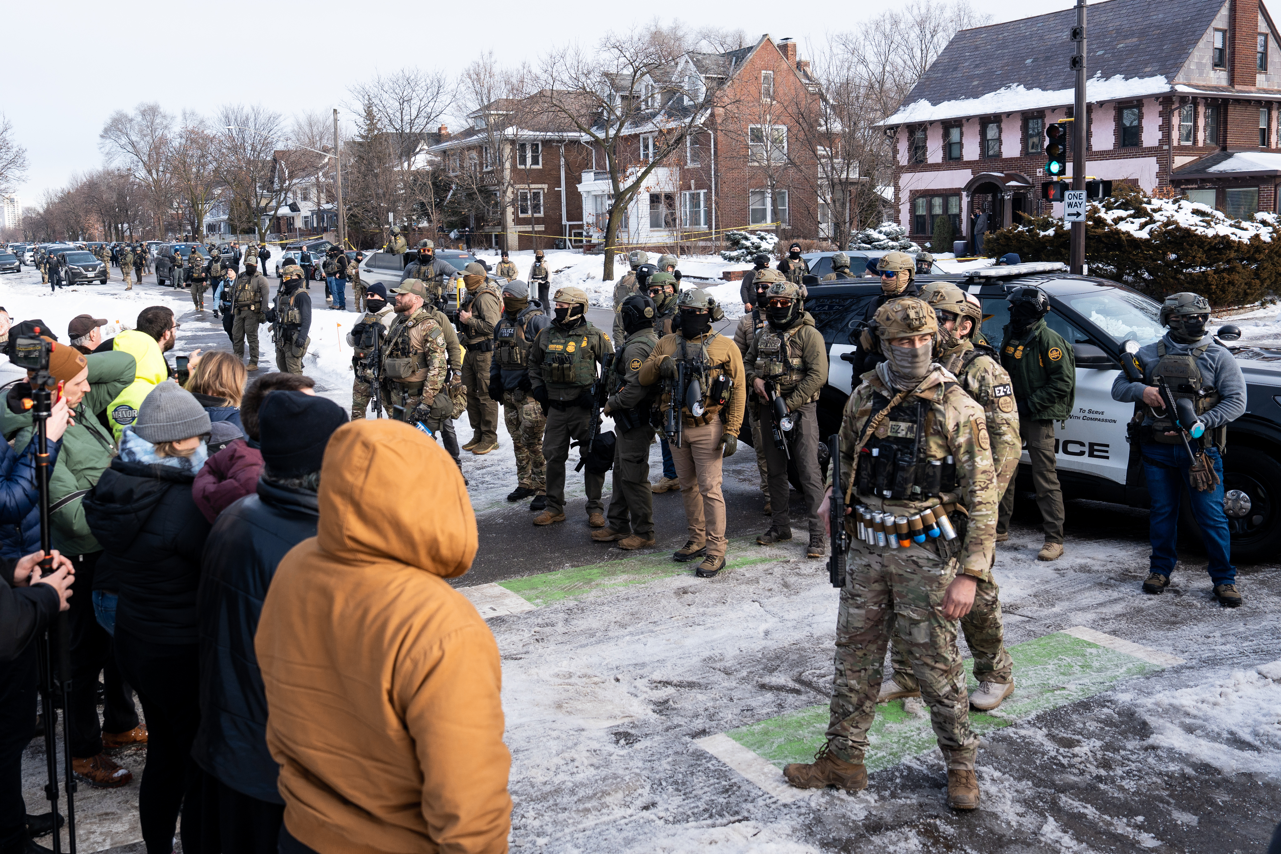 Image showing neighbors confronting ICE agents in Minneapolis after the execution of Renée Nicole Good
